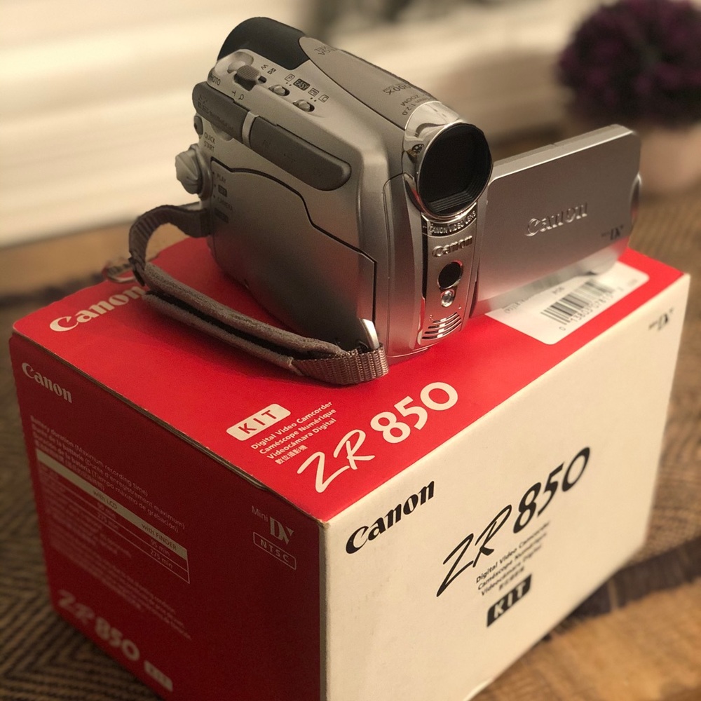 Canon ZR850 1MP MiniDV Camcorder